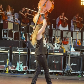 apocalyptica_flash_cello_vdoh2016-20