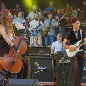 apocalyptica_steve_vai_flash_cello_guitar_vdoh2016-17