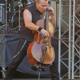 apocalyptica_steve_vai_flash_cello_guitar_vdoh2016-55