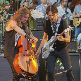 apocalyptica_steve_vai_flash_cello_guitar_vdoh2016-65