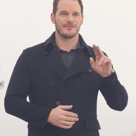 Chris Pratt. Фотоколл фильма "Пассажиры". 4 декабря 2016 года, Москва, ВДНХ, монумент «Покорителям космоса».