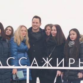 Chris Pratt. Фотоколл фильма "Пассажиры". 4 декабря 2016 года, Москва, ВДНХ, монумент «Покорителям космоса».