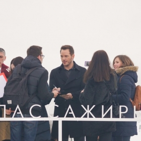 Chris Pratt. Фотоколл фильма "Пассажиры". 4 декабря 2016 года, Москва, ВДНХ, монумент «Покорителям космоса».