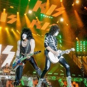 kiss-11