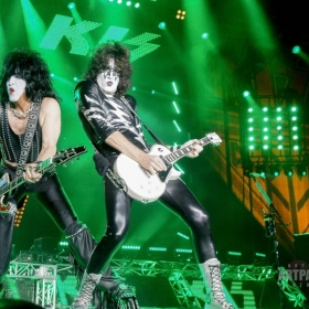 kiss-12