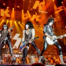 kiss-13