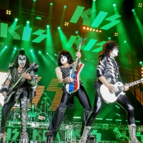 kiss-15