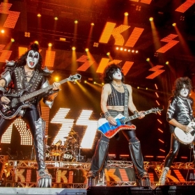 kiss-36