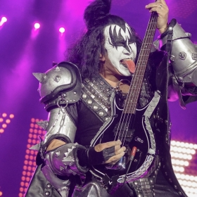 kiss-69