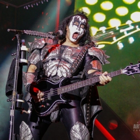 kiss_m-19-28