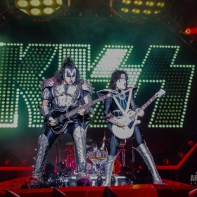kiss_m-19-50