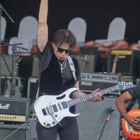 steve_vai_vdoh2016-15