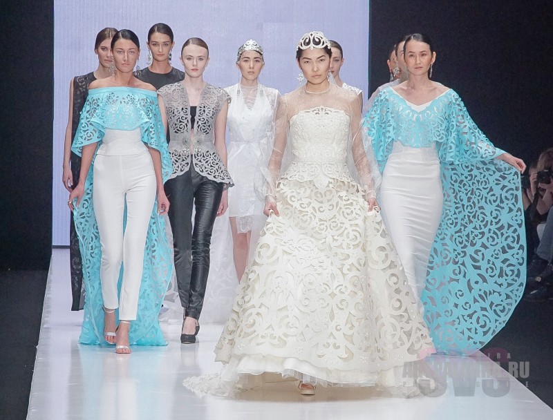 21.03.16 Фоторепортаж с показа Kazakhstan Fashion Week на Mercedes-Benz Fashion Week Russia.