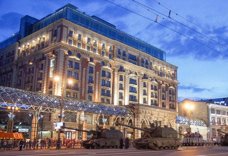 03.05.16 Фоторепортаж с ночной репетиции военного парада в честь Дня Победы 9 мая.