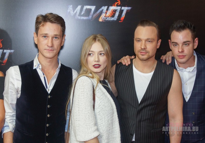 01.11.16 Фоторепортаж с премьеры фильма «Молот».